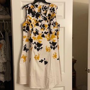 Beautiful sleeveless summer dress!! Think warm day